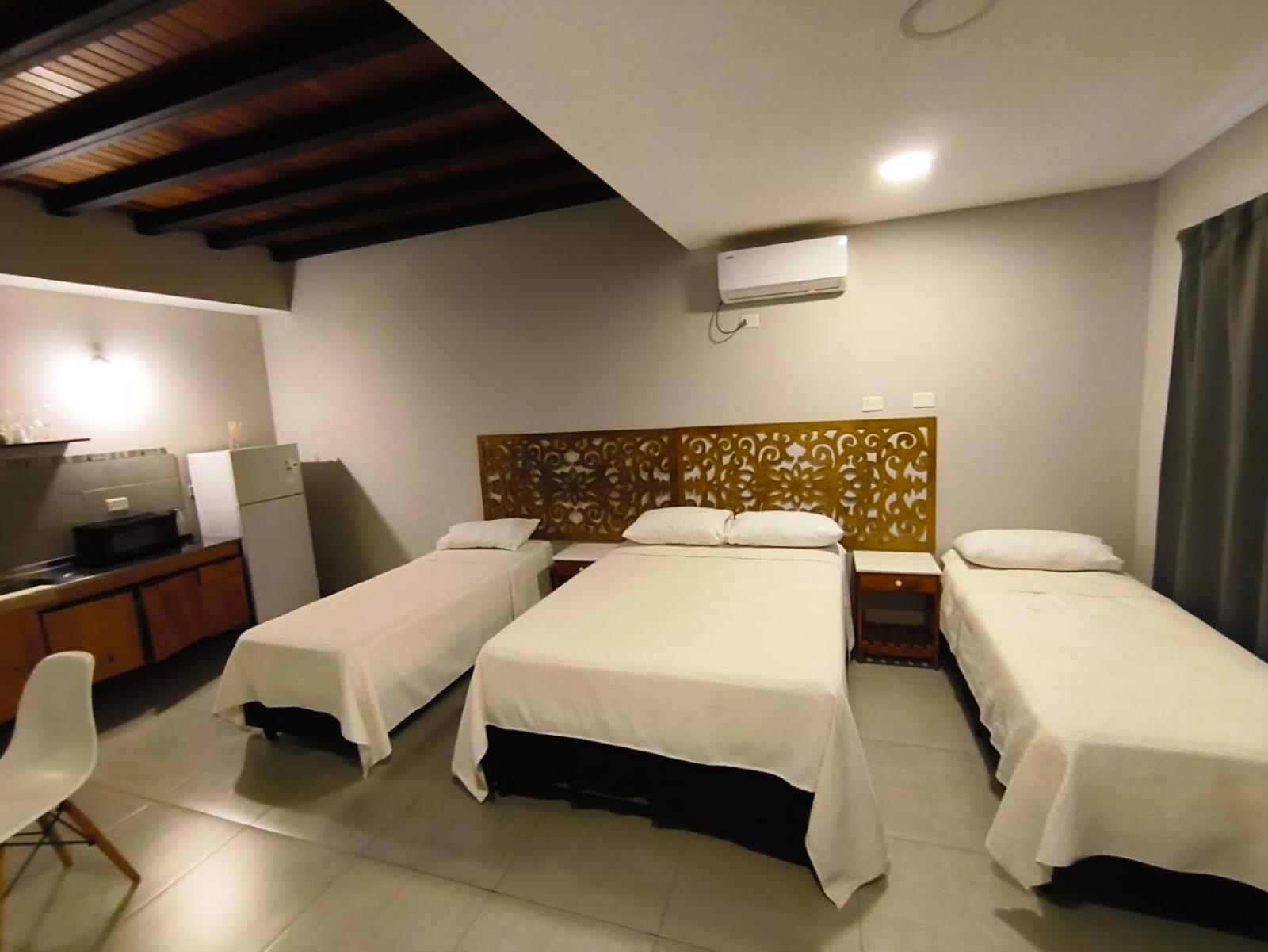 Los Lirios Apart & Suite ปูแอร์โตอีกวาซู ภายนอก รูปภาพ