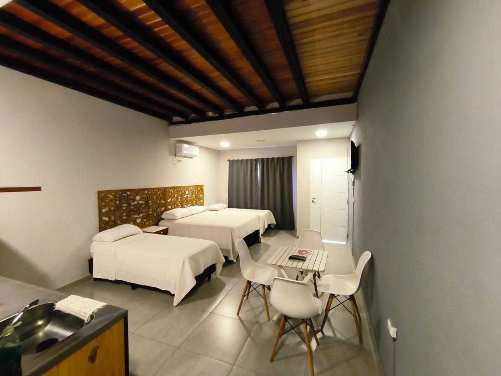 Los Lirios Apart & Suite ปูแอร์โตอีกวาซู ภายนอก รูปภาพ